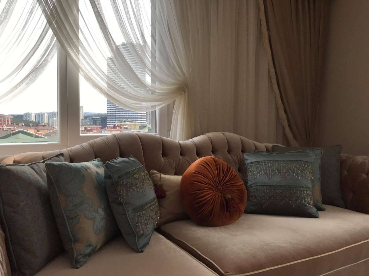 Kahverengi, Köşe koltuk, Kruvaze perde, Perde, Salon