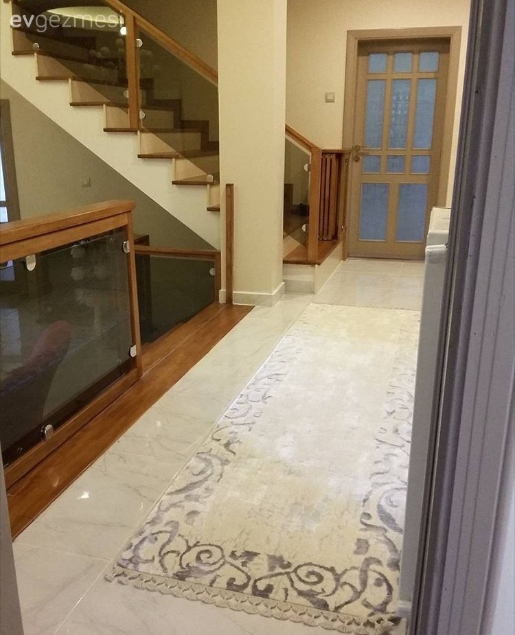 Antre, Halı, Merdiven