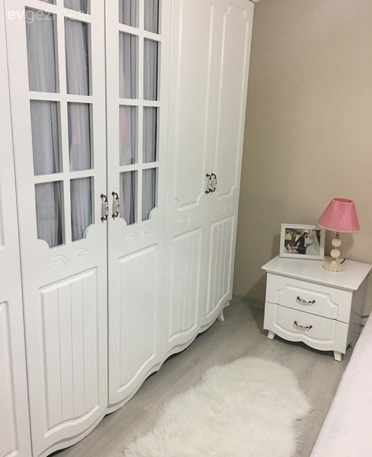 Country, Yatak Odası