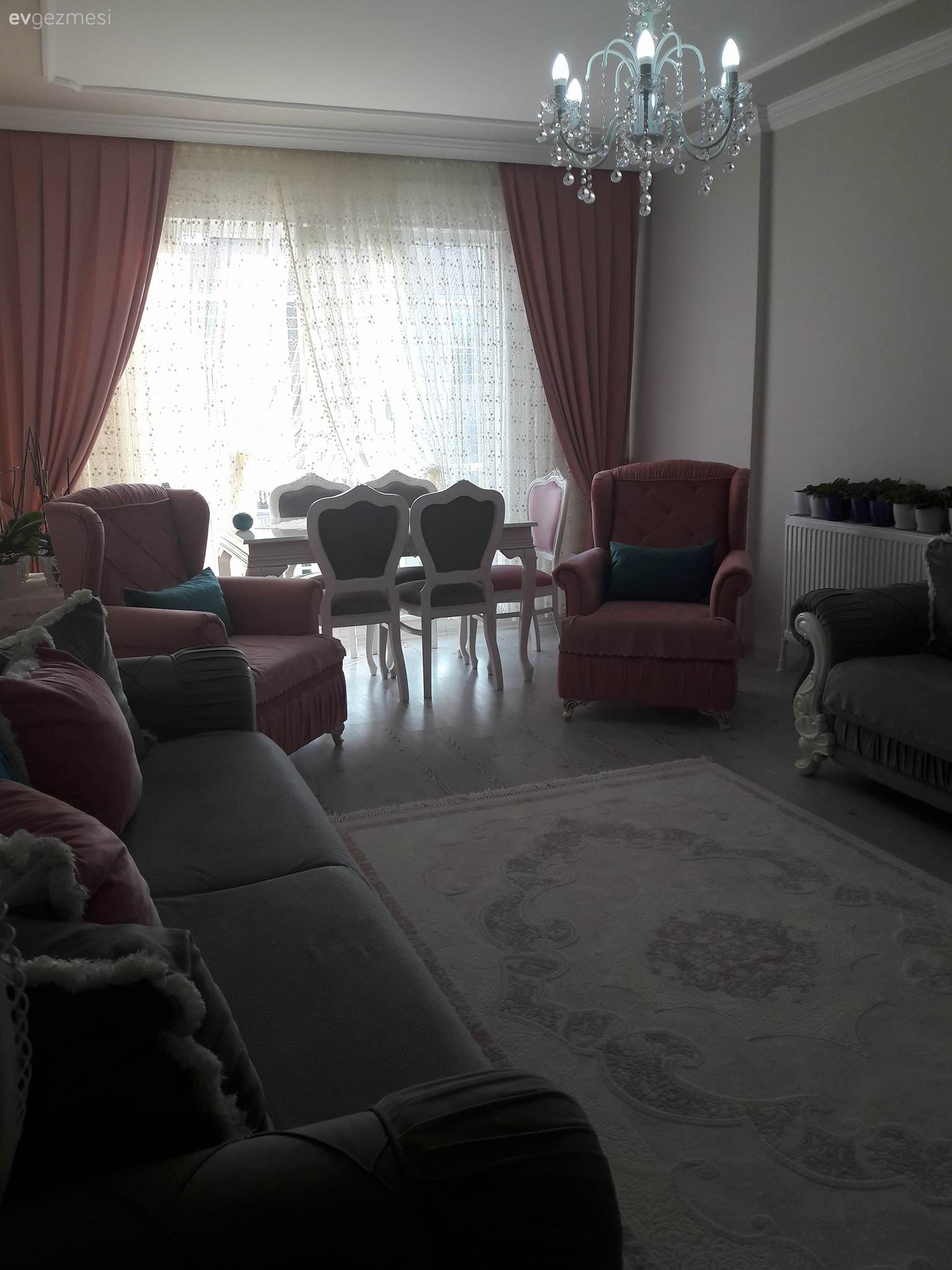 Yeni ev, yeni renkler. Gamze hanımın cıvıl cıvıl evi.