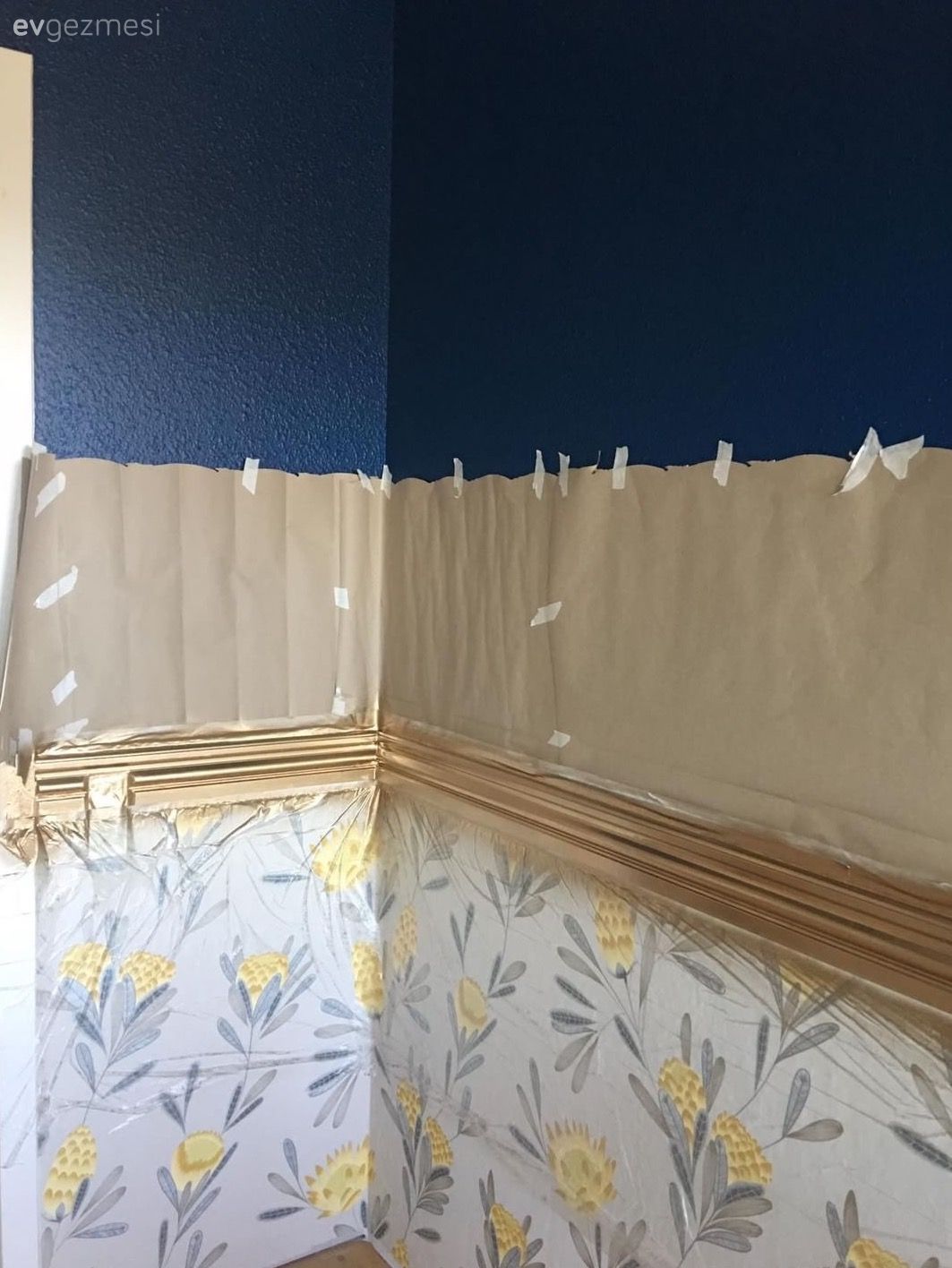 Bu 2 odanın dekorasyonu tamamen el emeği. Çıtalar ile bölünmüş duvarlarla zenginleşen dekor...