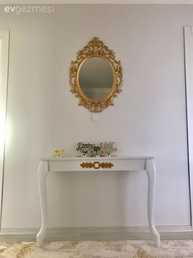 Dresuar, Antre, Ayna, Altın