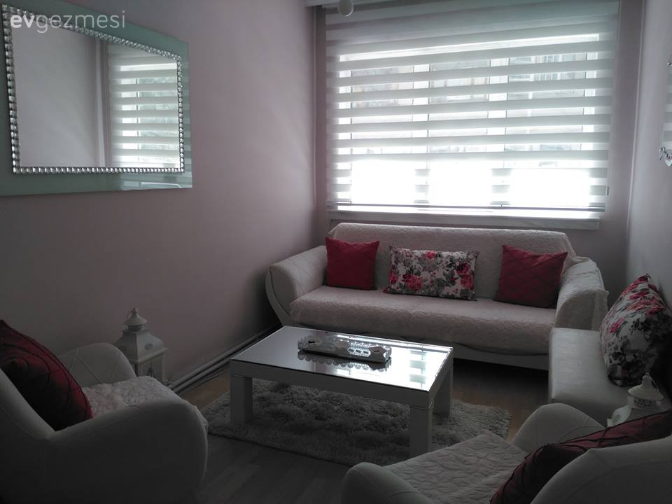 Dilek hanımın alana uygun seçimleriyle, ferah ve uyumlu evi..