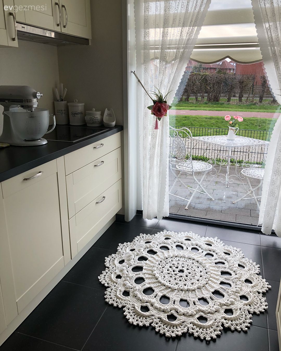 Her Detayı Özenli: Melek Hanım'ın Nostaljik Esintili Evi