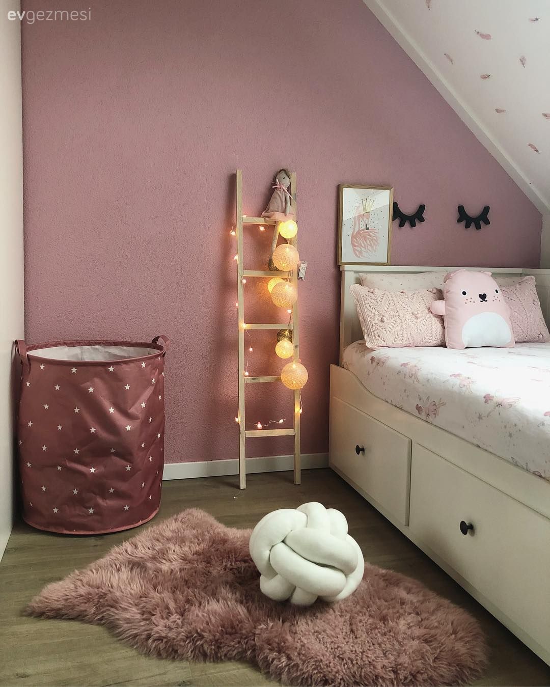 Çocuk Odası, Merdiven, Çatı katı, Pembe duvar