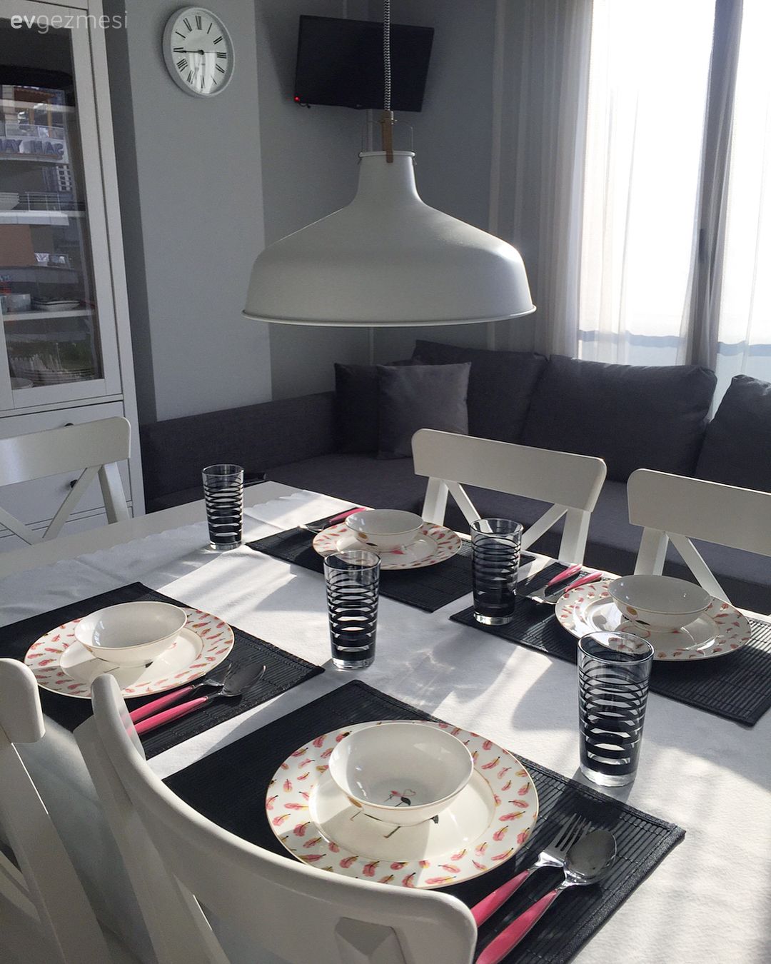 Sakin renkler, kişisel dokunuşlar. Mine hanımın konforlu ve keyifli evi..