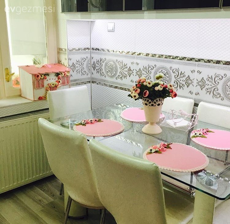 Selda hanımın yenilenen mutfağı şimdi hem tatlı, hem de kullanışlı..