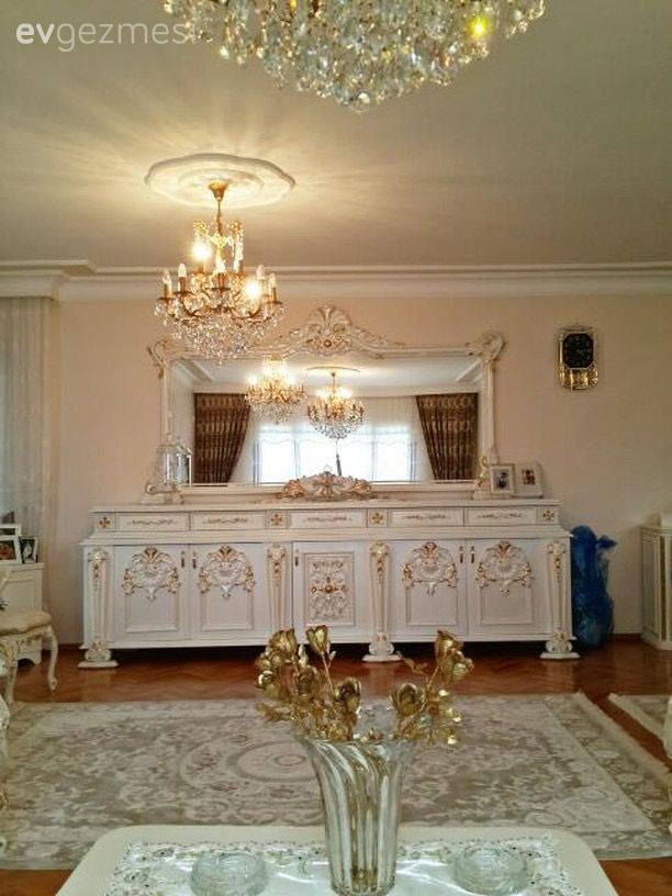 Klasik stiliyle gösterişli ve şık. Şefika hanımın salonu..