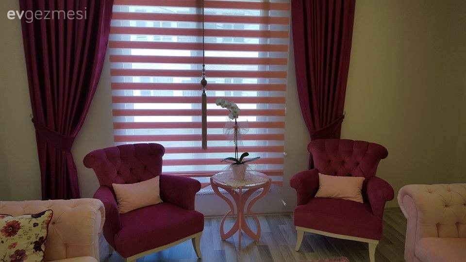 Pembe, Perde, Salon, Sehpa