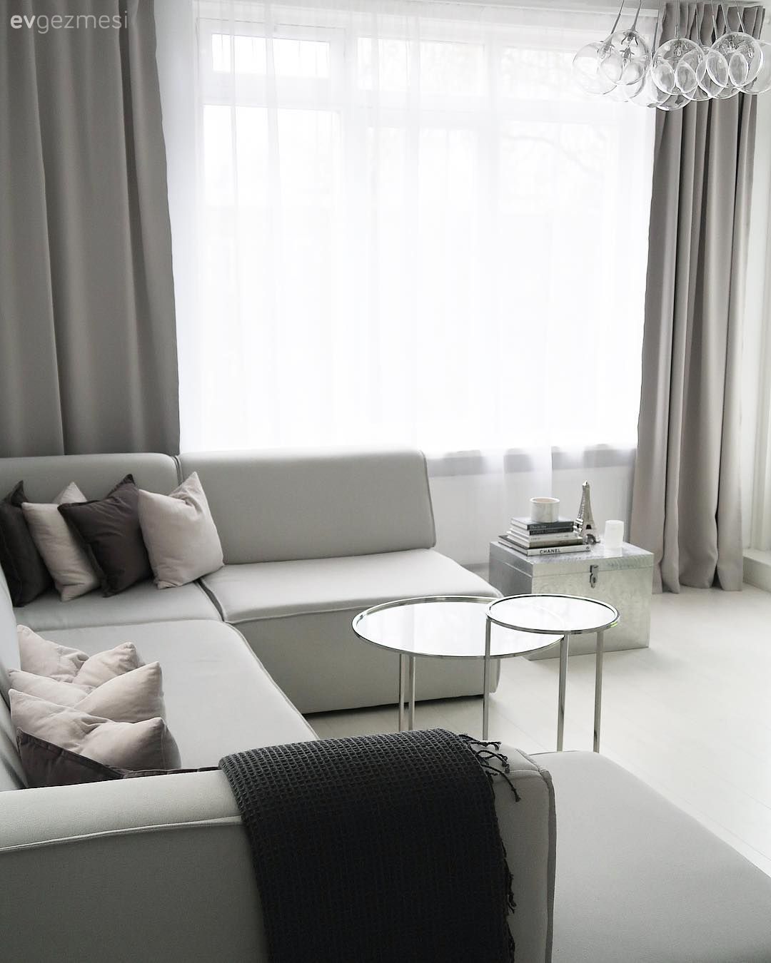 Salon, Gri, Orta sehpa, Zigon sehpa, Fon perde, Avize, Köşe koltuk, Koltuk örtüsü, Kırlent