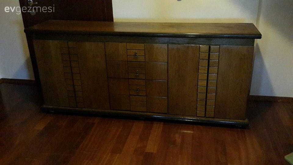 Yasemin hanımın bir çılgınlık yapıp boyayarak dönüştürdüğü dolabı