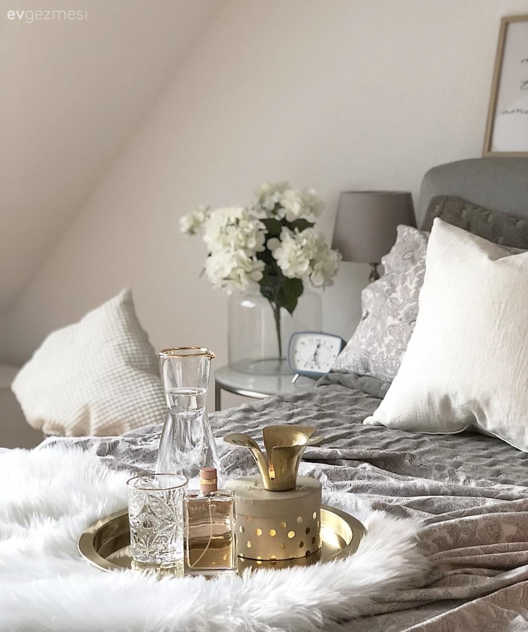 Yatak Odası, Dekoratif Objeler, Yatak örtüsü, Koltuk örtüsü, Altın