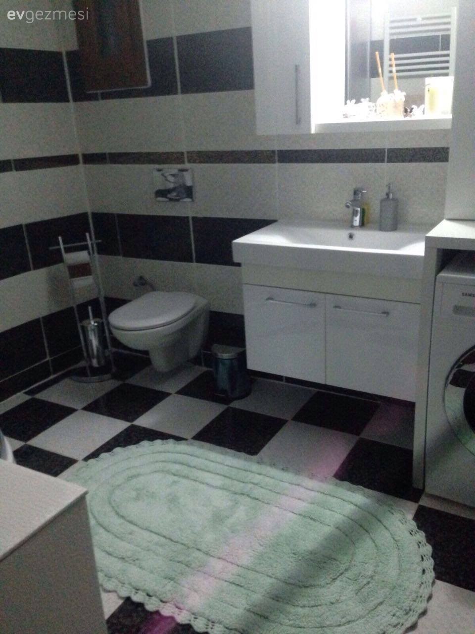 Banyo, Siyah- Beyaz