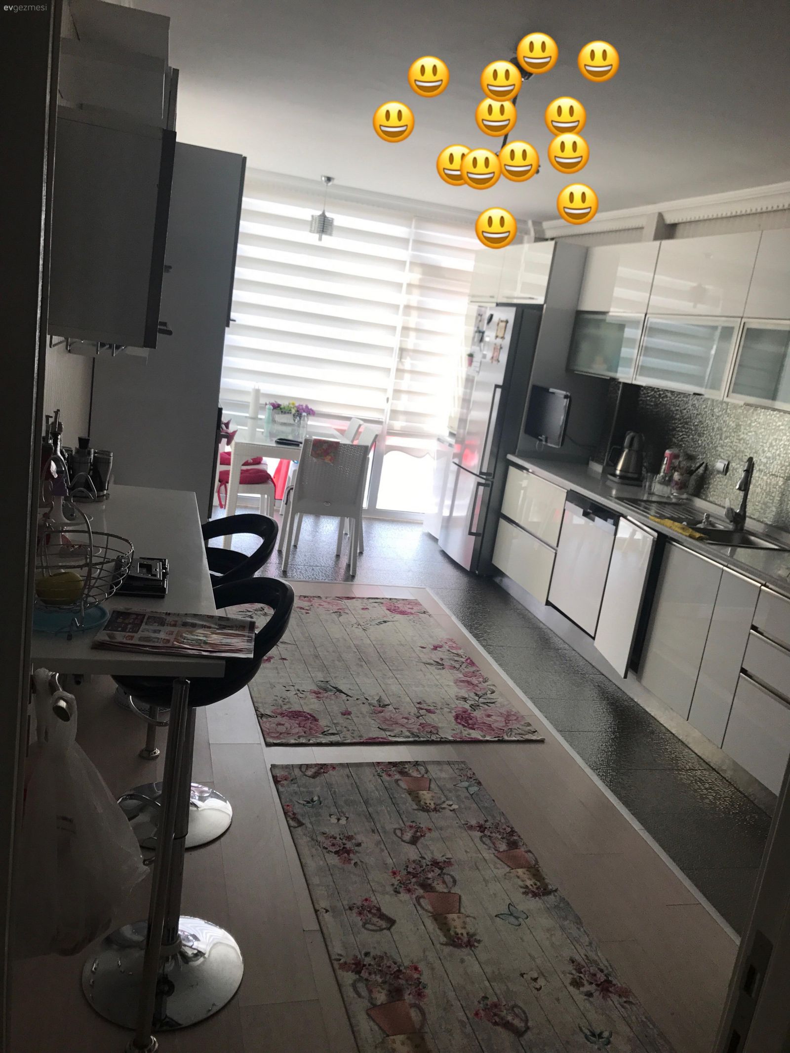 Beyaz mutfak, Mutfak, Halı, Zebra Perde