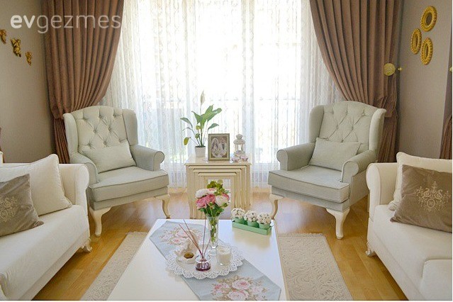 Melek Hanım'ın pastel yeşil ve toprak tonlarında harika evi