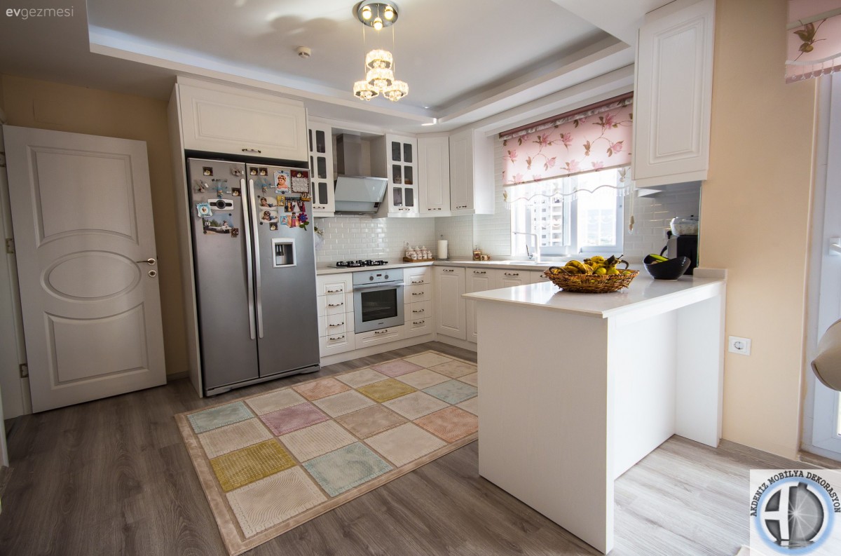 Avize, Beyaz mutfak, Halı, Mutfak, Perde, Aydınlatma