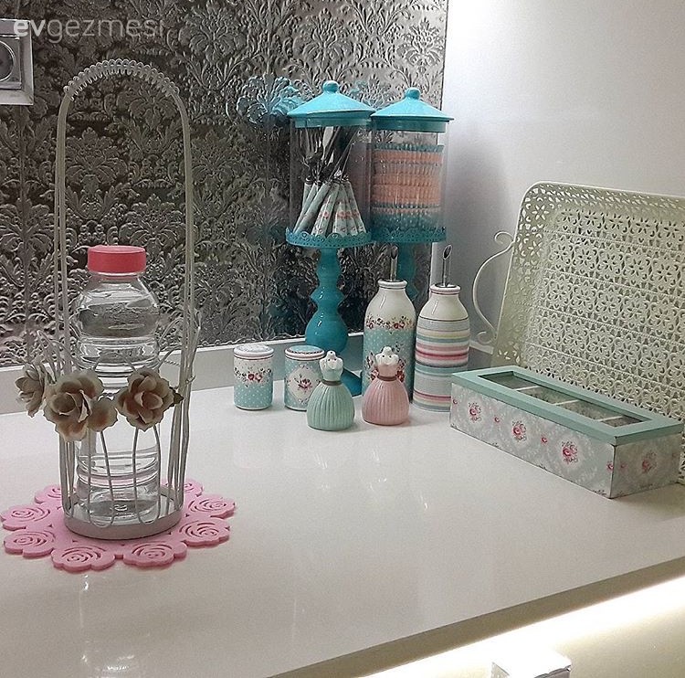 Beyaz mutfak, Mutfak, Mutfak aksesuarları, Renkli ev aleti