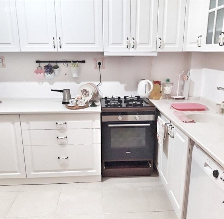 Kapak değişimiyle havası değişen bir mutfak: Nur hanımın mutfağı..