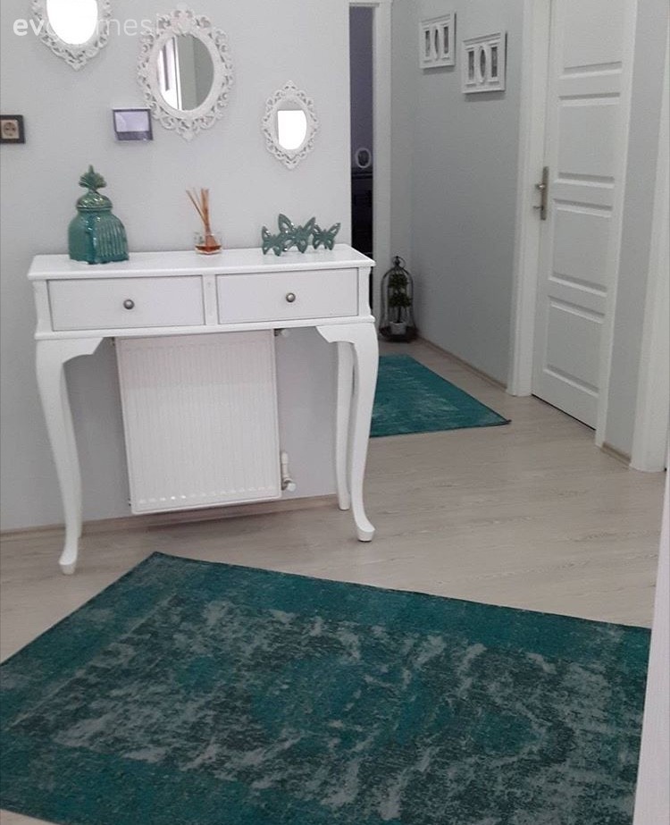 Zeynep hanımın kırmızı vurgulu, göz alıcı evi..