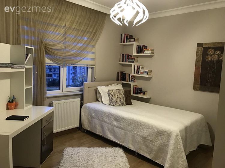 Mavinin zengin tonu ile şık ve asil bir dekor..