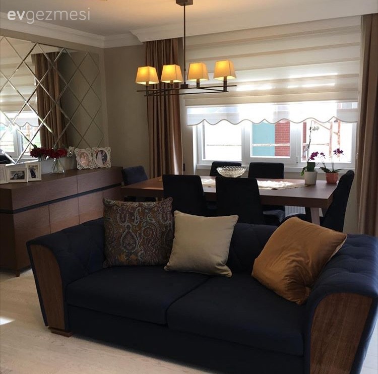 Pelin Hanım'ın Ahşap ve Lacivert Uyumunda Sofistike ve Sıcak Evi..