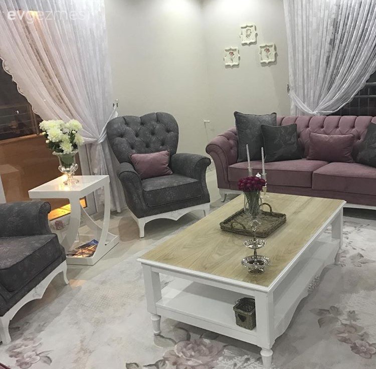 Ahşap Mobilya, Berjer, Gri, Halı, Mor, Orta sehpa, Perde, Salon