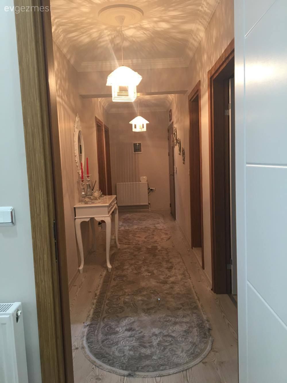 Avize, Dresuar, Halı, Hol, Aydınlatma