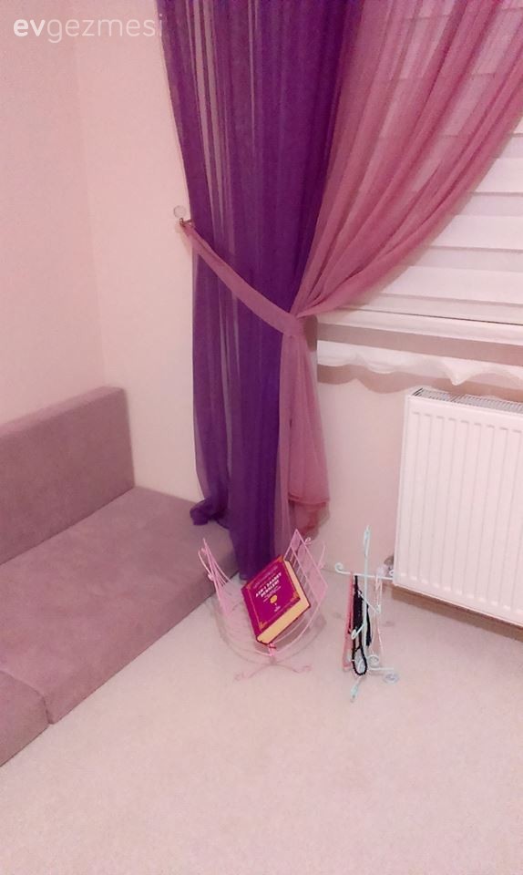 Oturma Odası, Perde