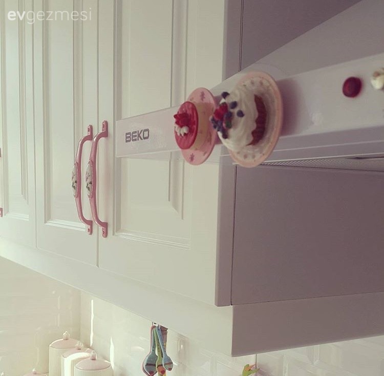 Beyaz mutfak, Country mutfak, Mutfak, Pembe