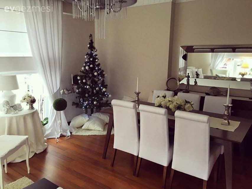 Nilüfer hanımın beyazın büyüsünde, sıcak ve samimi dekoru..