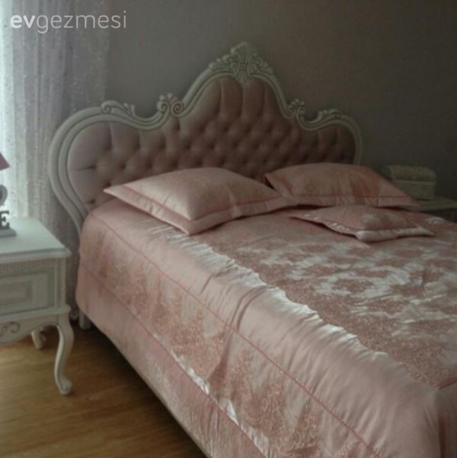 Country, Pembe, Yatak Odası