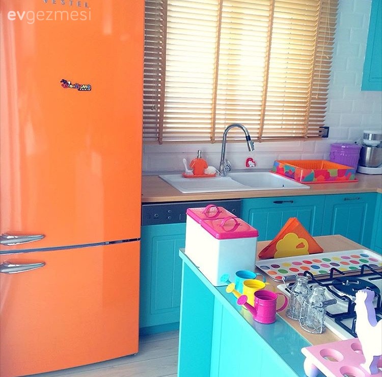 Berna Hanım'ın Turkuaz Renkli, Enerjik Mutfağı...