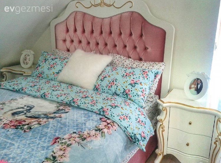 Pembe, Yatak Odası, Yatak örtüsü