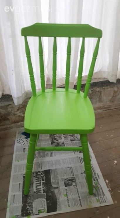 Eski sandalyelerden, neşeli parçalara: Ayşe Nur hanımın dönüşümü..