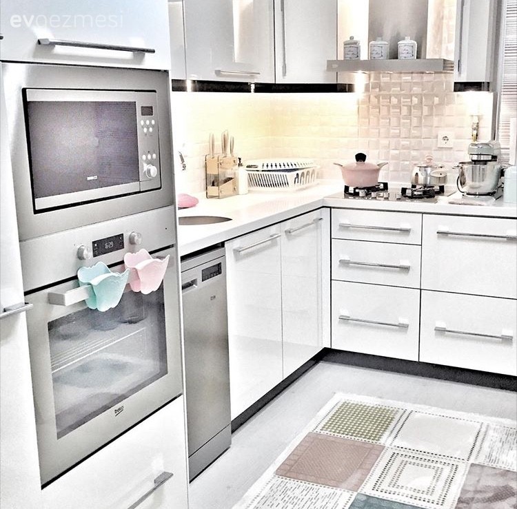 Fatma hanımın kendi gibi renkli ve zarif evi..