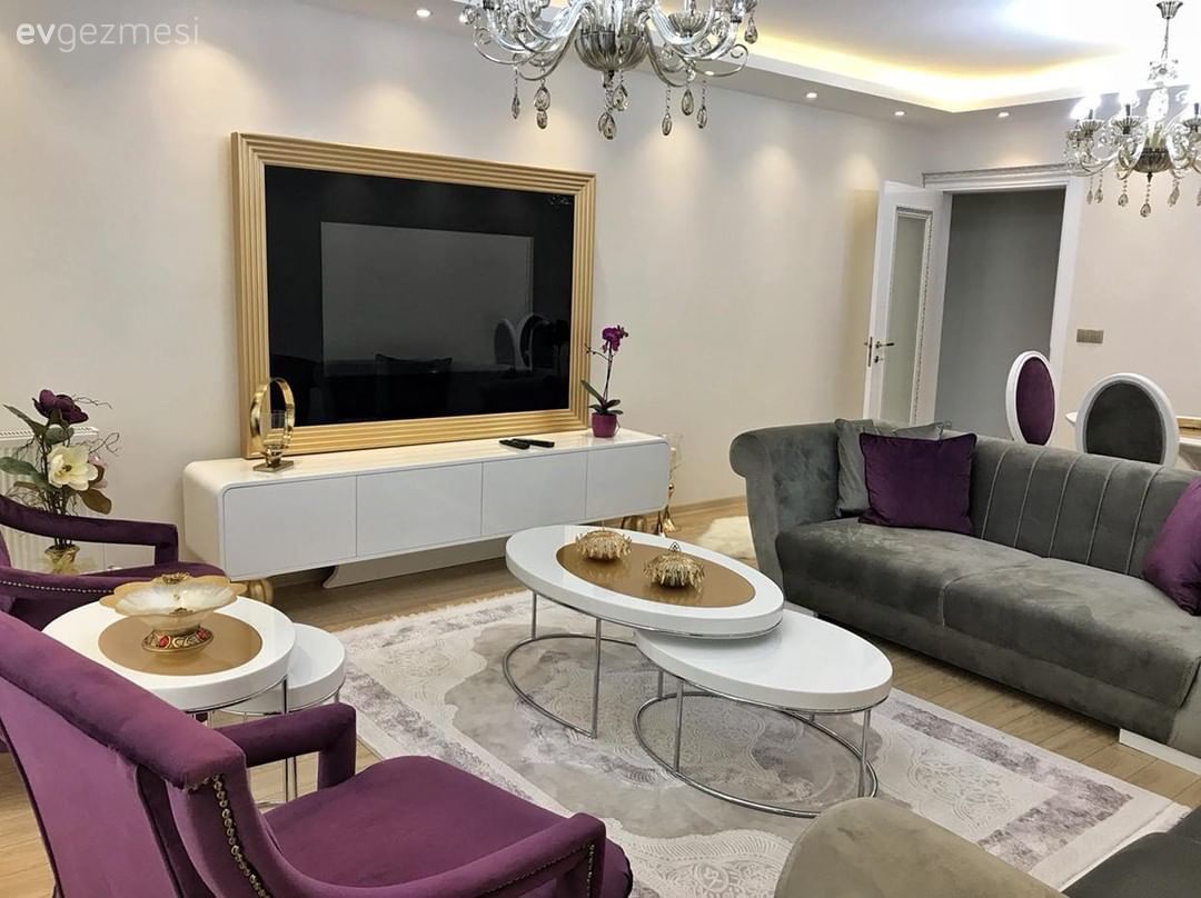 Tv ünitesi, Altın, Mor, Orta sehpa, Halı, Gri, Avangart, Salon, Avize, Berjer