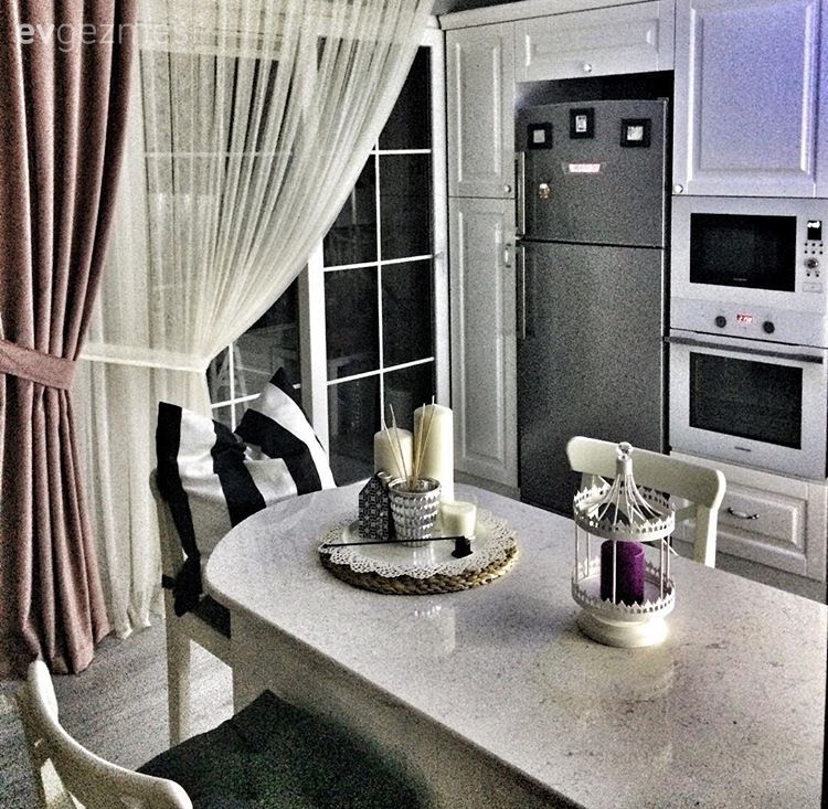 Beyaz mutfak, Fon perde, Mutfak, Pembe, Perde