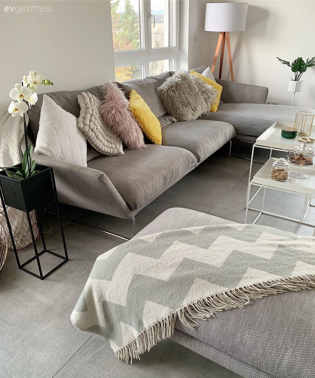 Lambader, Kırlent, Puf, Gri, Köşe koltuk, Çiçeklik, Sarı, Pembe