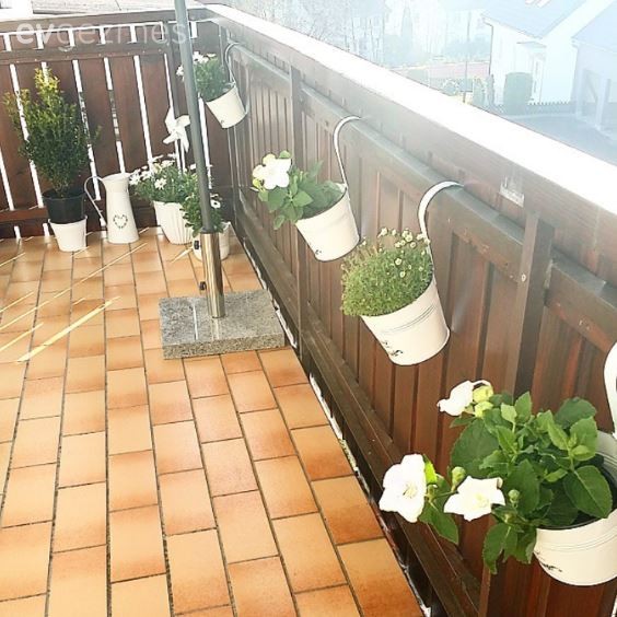 Beyazın büyüsünün gümüşün şıklığı ile buluştuğu Hanife hanımın evi..