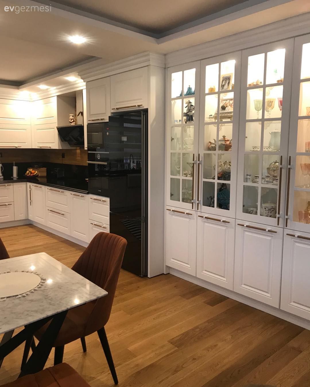 Bu Açık Konsept Balıkesir Evinde Duvarlar Out, Ferahlık In