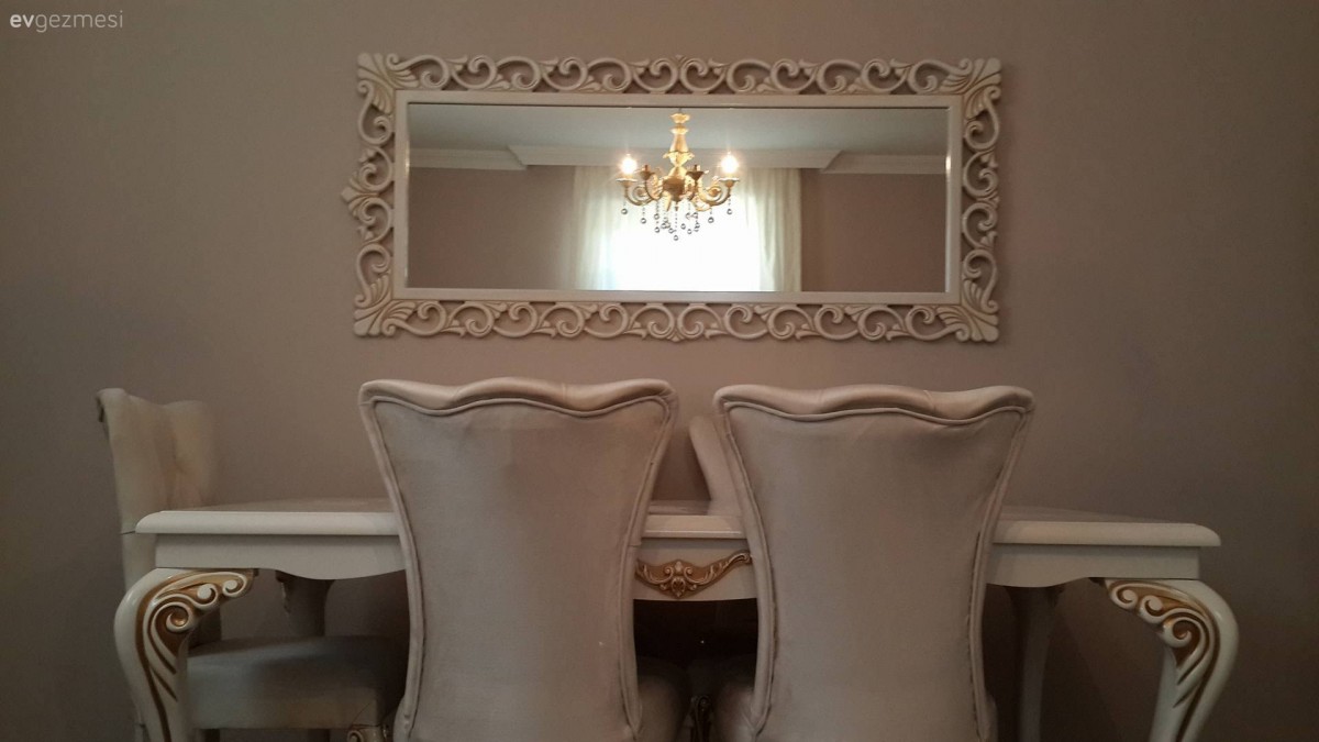 Bu klasik koltuk takımını nasıl bir halıyla tamamlamalı?