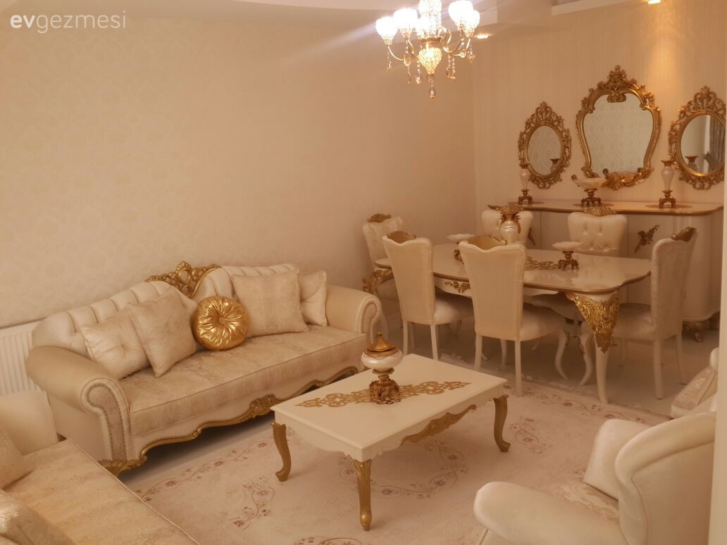 Altın, Avize, Halı, Orta sehpa, Salon, Aydınlatma