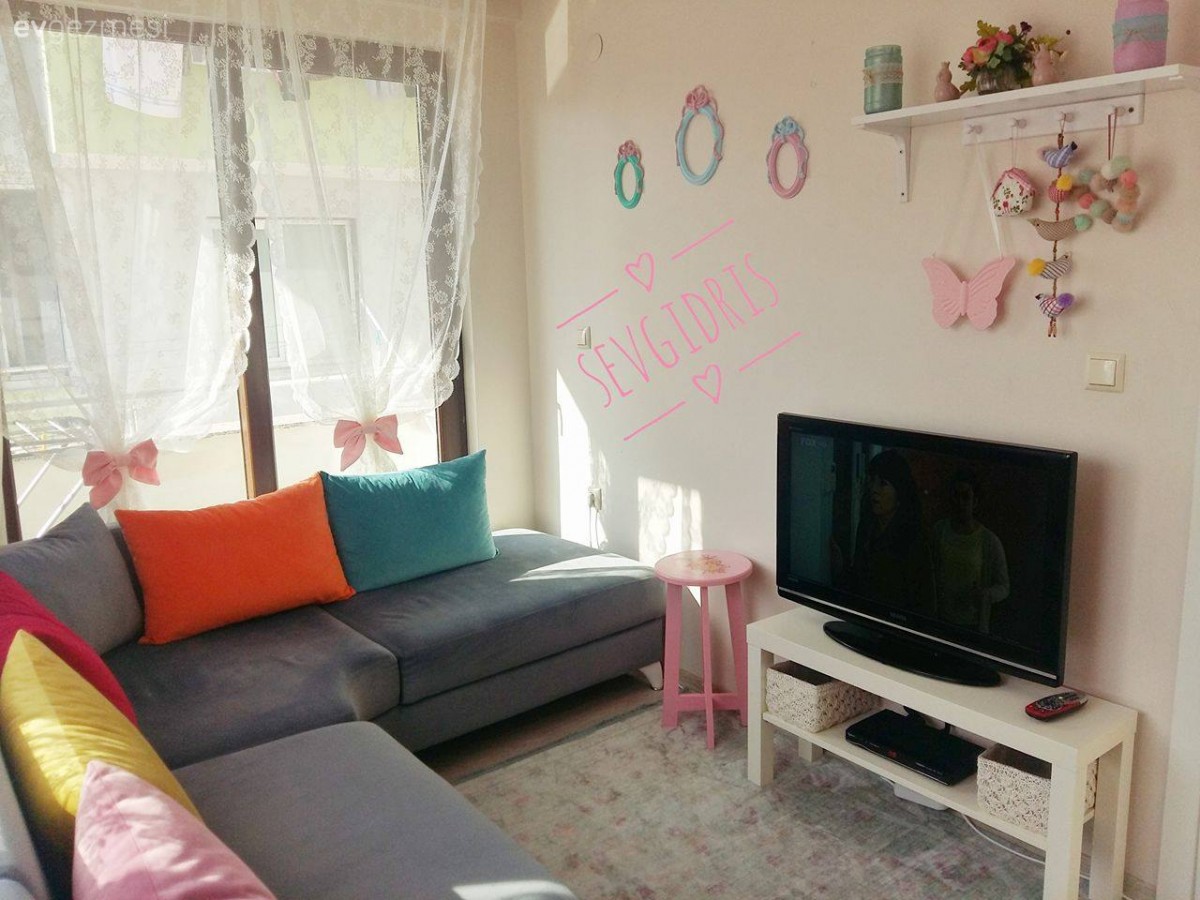 Duvar dekorasyonu, Gri, Halı, Köşe koltuk, Oturma Odası