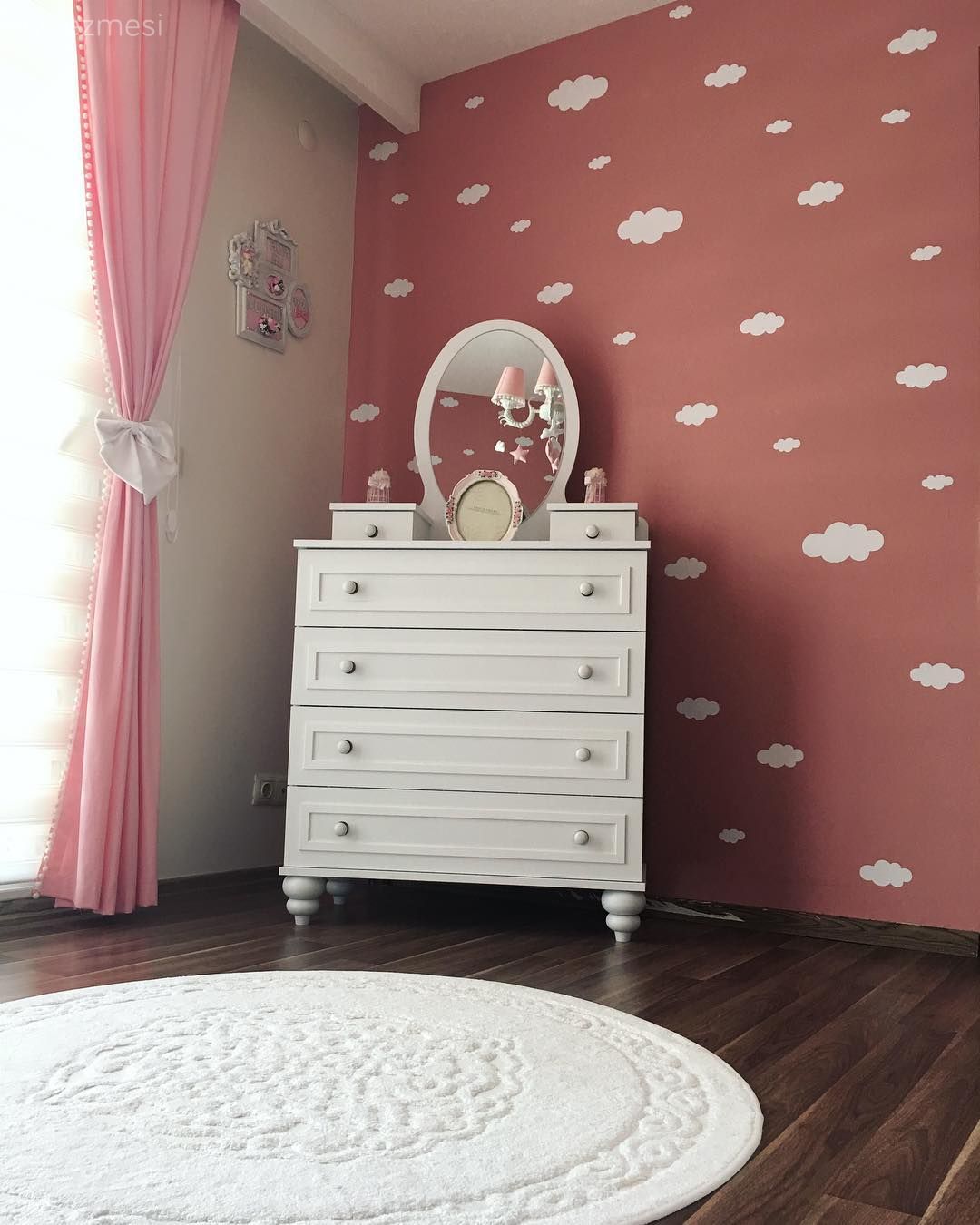 Keyif köşeleriyle dolu, samimi ve canlı bir dekor. Seda hanımın evi..