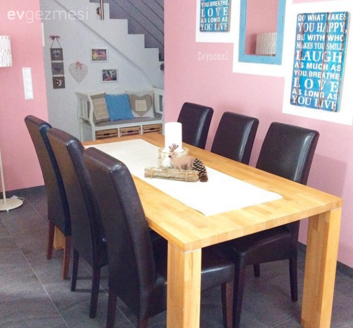 Fotolarına bakması bile içimizi ısıtan pembe ve gri ağırlıklı ev