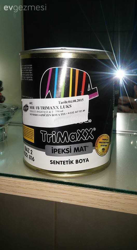 Gamze Hanım'ın rengarenk boyattığı kapıları