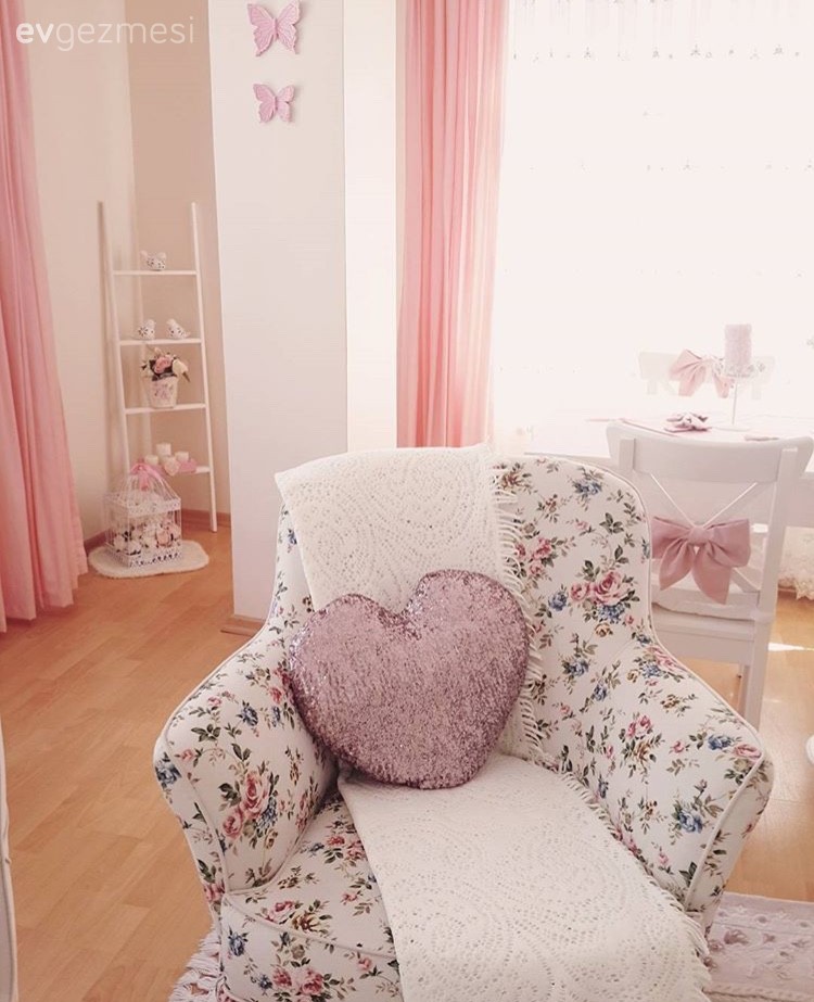 Gamze hanımın bahar tadında cıvıl cıvıl evi..