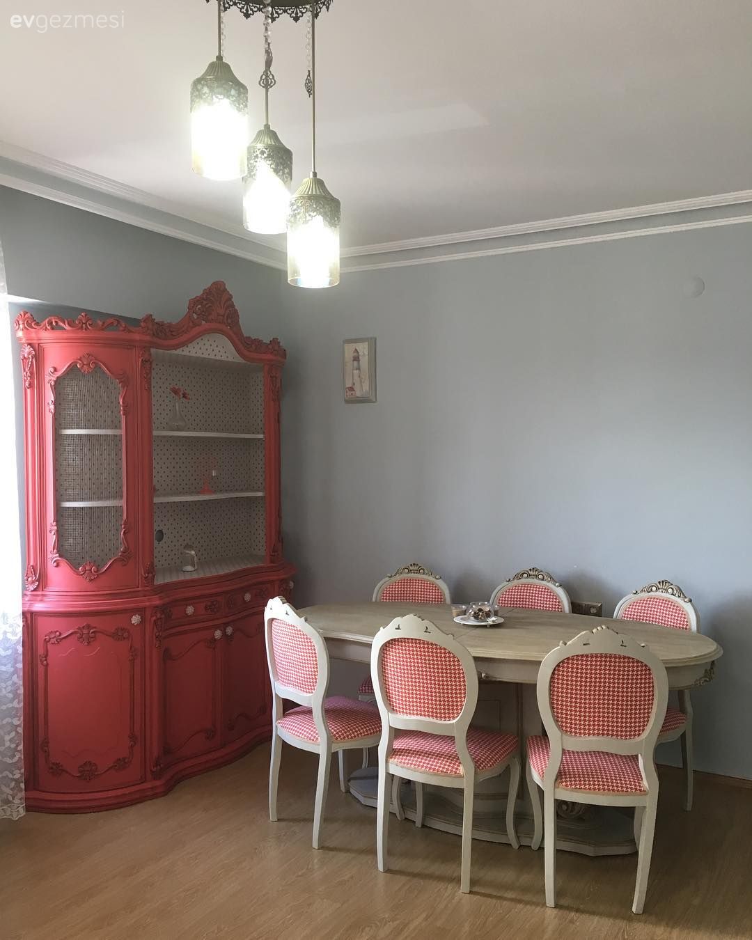 Üzgün Mobilyalar Şimdi Neşe Dolu. Şahane bir Dönüşüm!