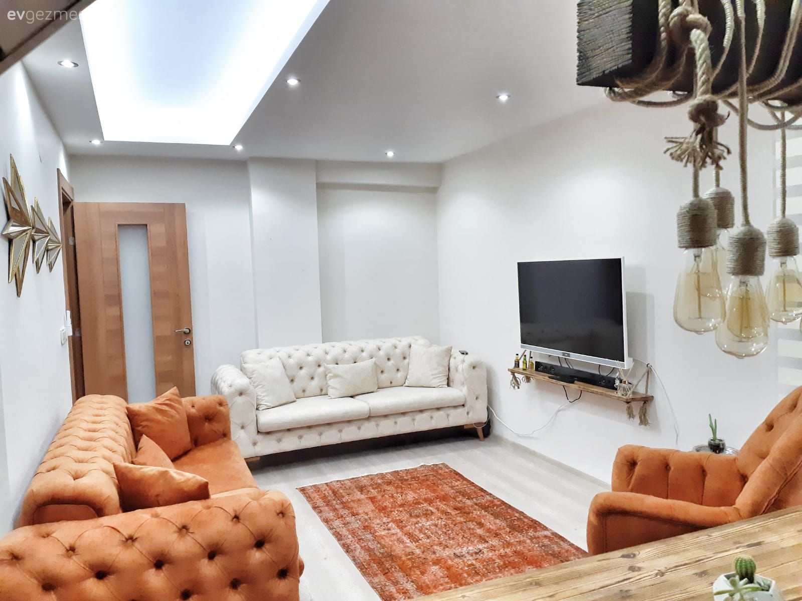 Rustik stilde sıcacık bir salon. Arzuhan hanımın keyifli dekoru..