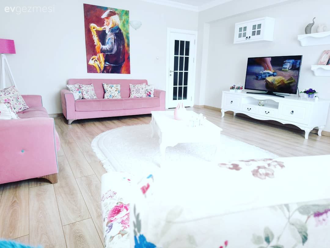 Oturma Odası, Tv ünitesi, Tablo, Pembe